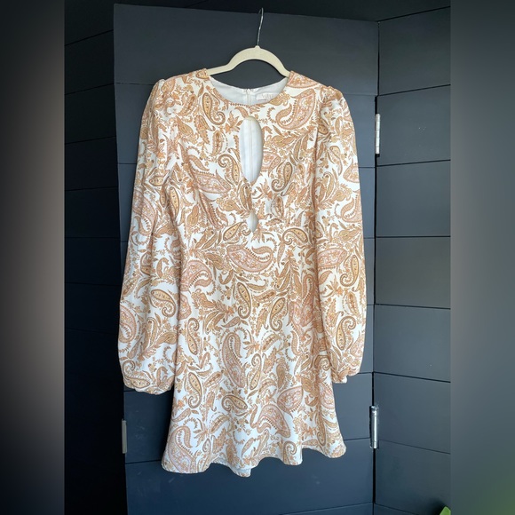 Gold and White Paisley Dress ‘Channing’ - Picture 1 of 6